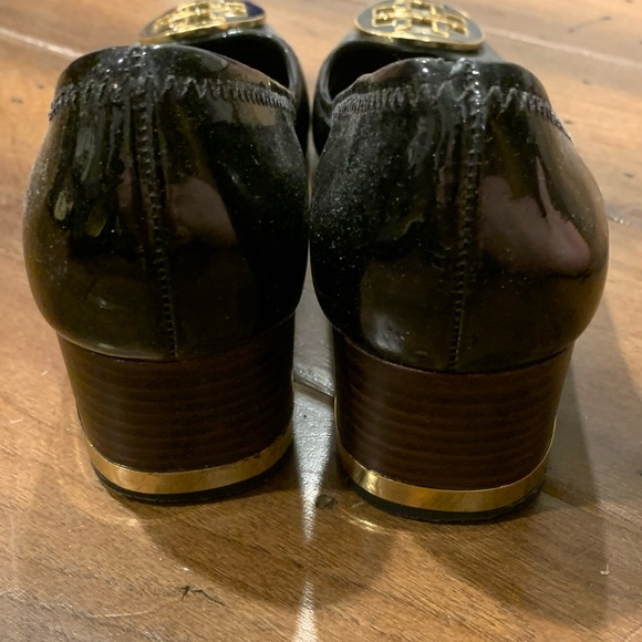 EUC Tory Burch Patent Leather Block Heels Black 7.5 - Picture 2 of 3